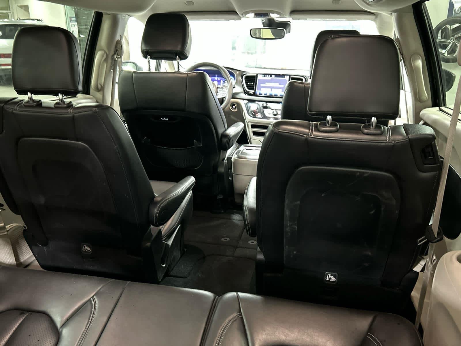2023 Chrysler Pacifica Touring L - Photo 19