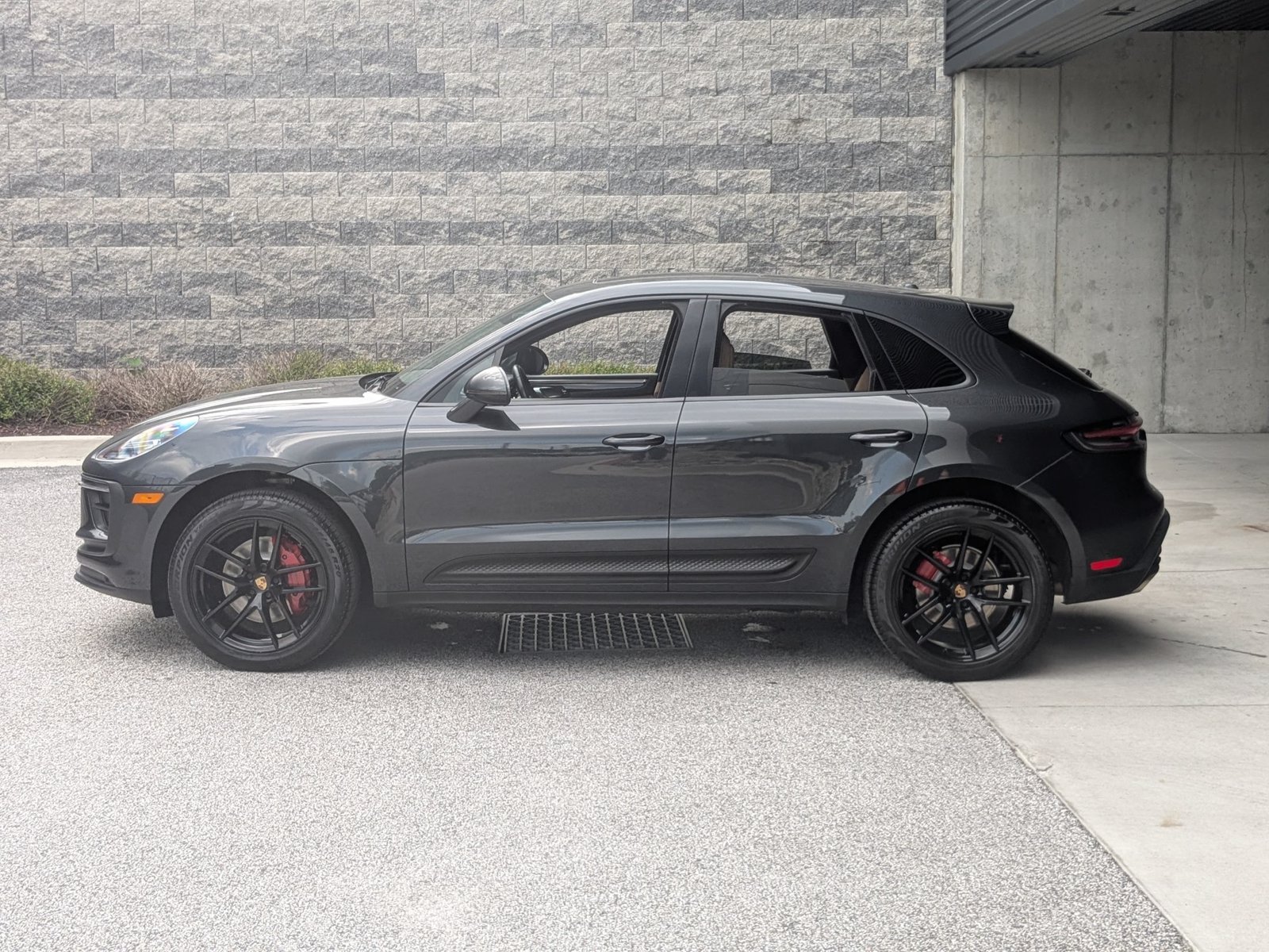 Used 2023 Volcano Grey Metallic Porsche  image 2