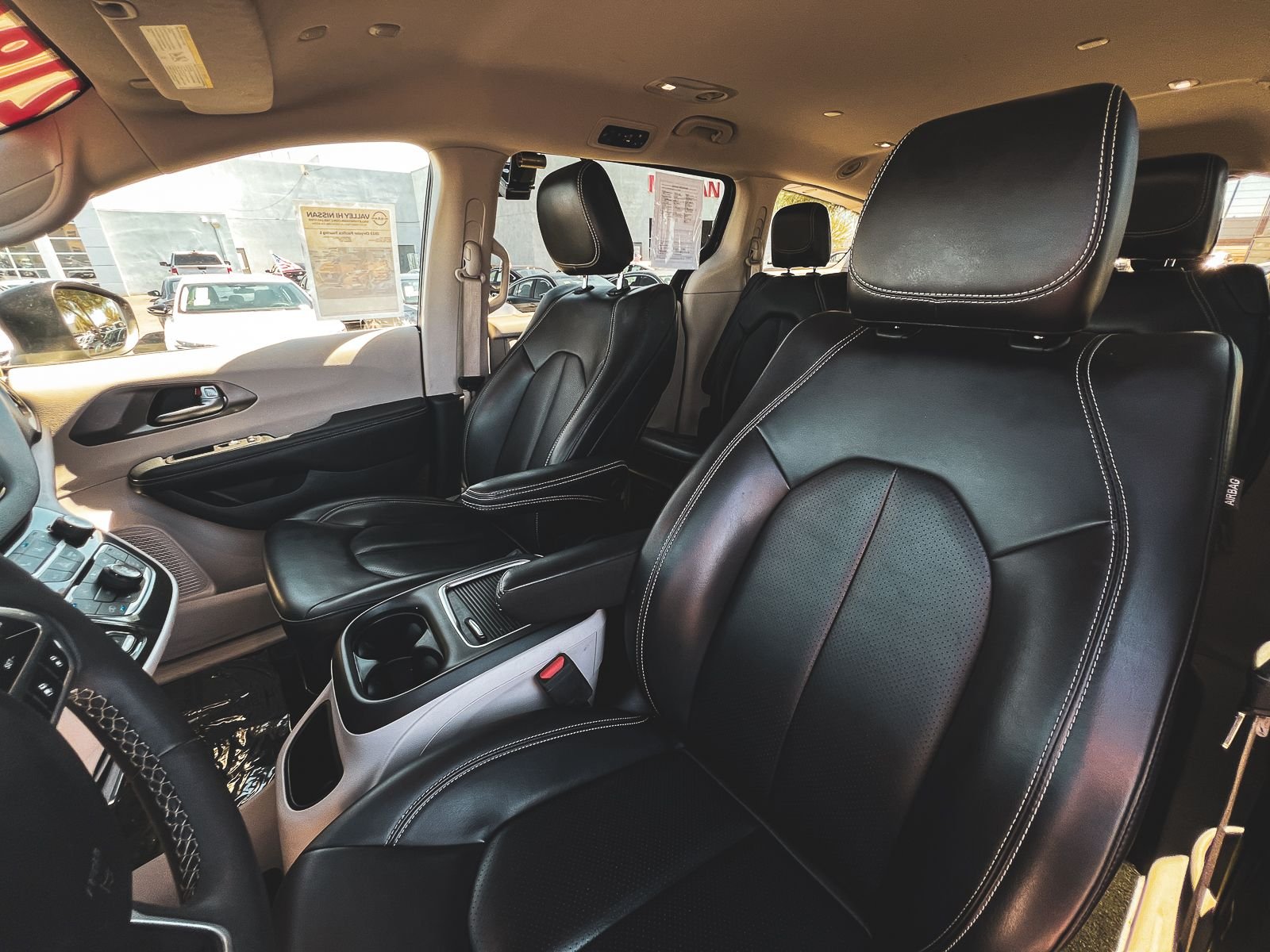 Used 2023 Black Chrysler Touring L image 14