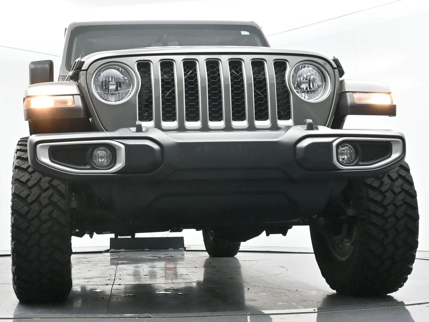 Used 2022 Sting-Gray Clearcoat Jeep Overland image 42