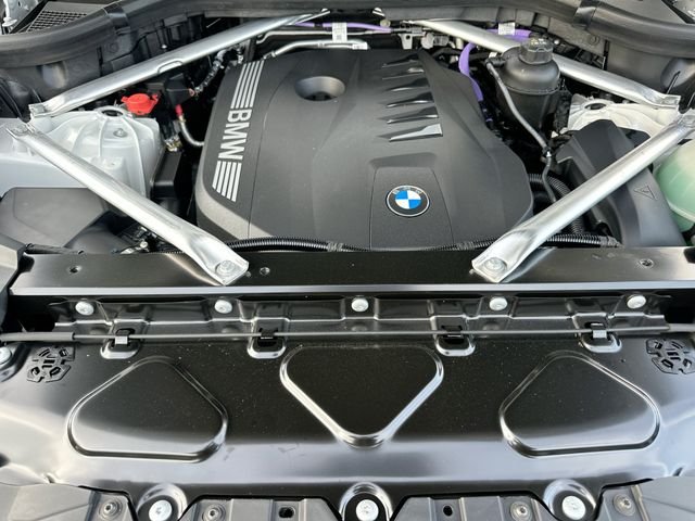 New 2026 White BMW sDrive40i image 24