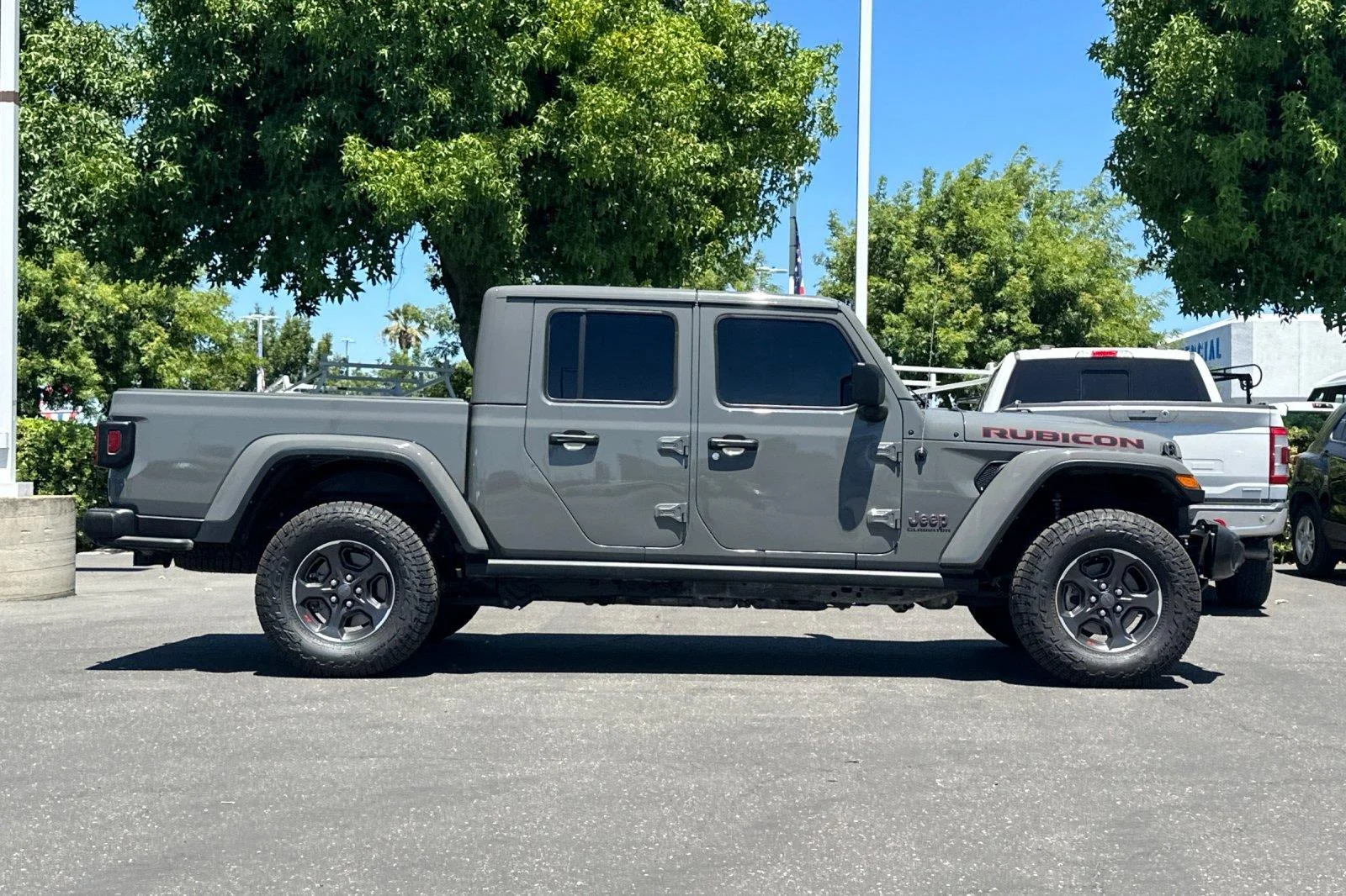 Used 2022 Sting-Gray Clearcoat Jeep Rubicon image 3