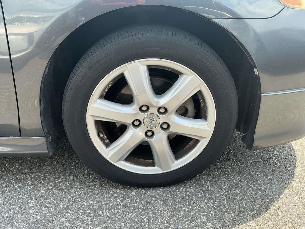 Used 2007 Gray Toyota SE image 19