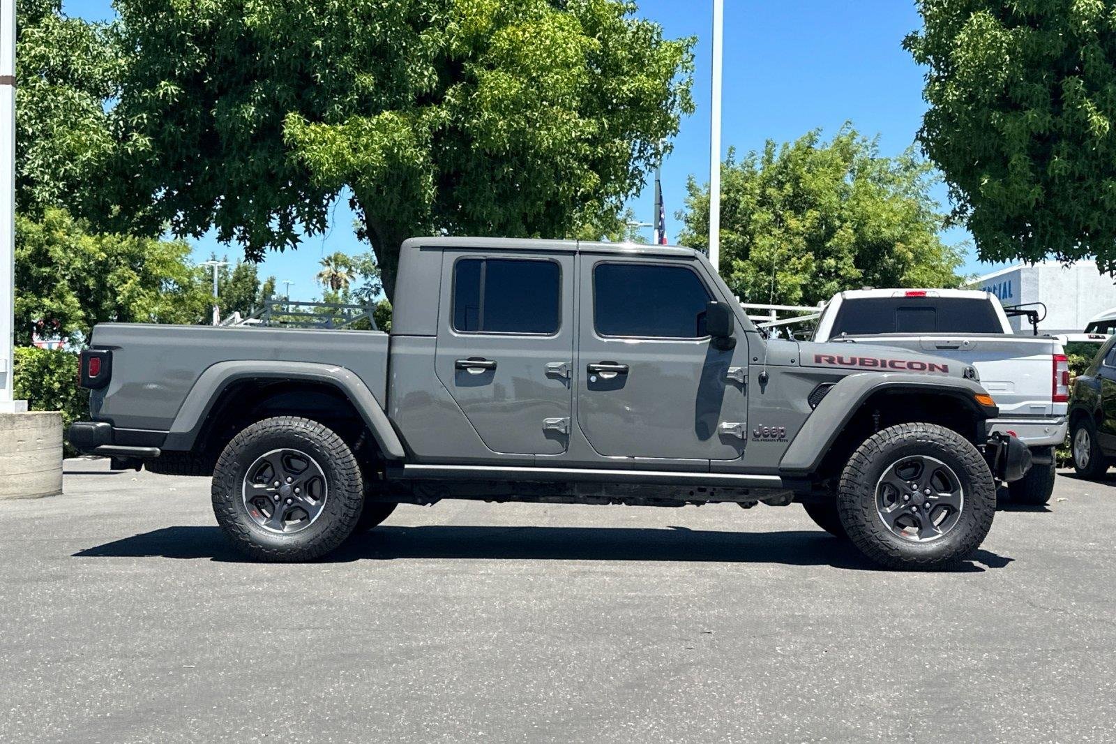 Used 2022 Sting-Gray Clearcoat Jeep Rubicon image 3