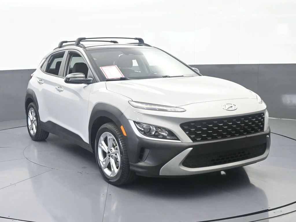 Used 2023 Cyber Silver w/Black Roof Hyundai SEL image 8
