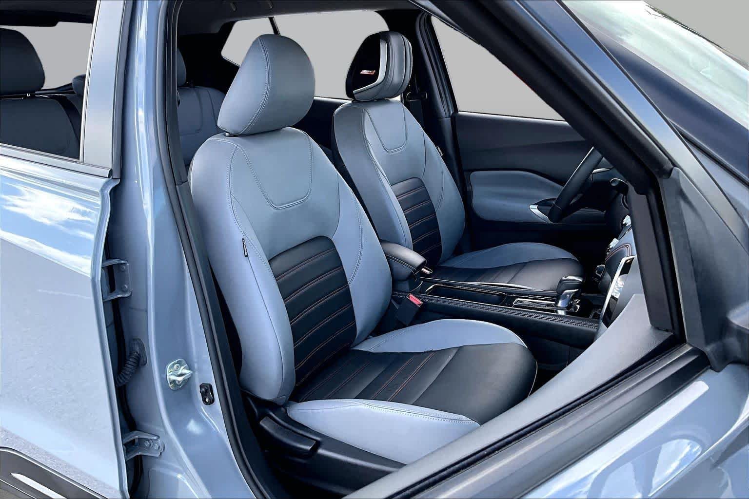 Used 2023 Boulder Gray Pearl Nissan SR image 9