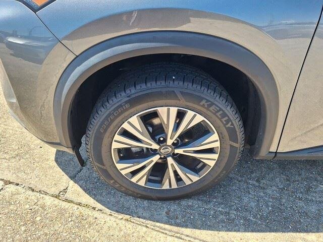 Used 2021 Gun Metallic Nissan SV image 11
