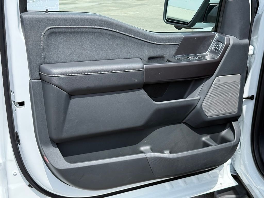 New 2026 Oxford White Ford Lariat® image 15