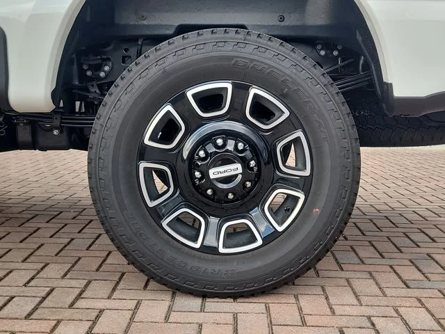New 2026 White Metallic Ford Platinum image 8