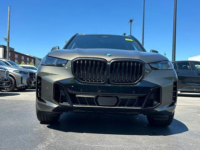 New 2026 Manhattan Green Metallic BMW xDrive50e image 2