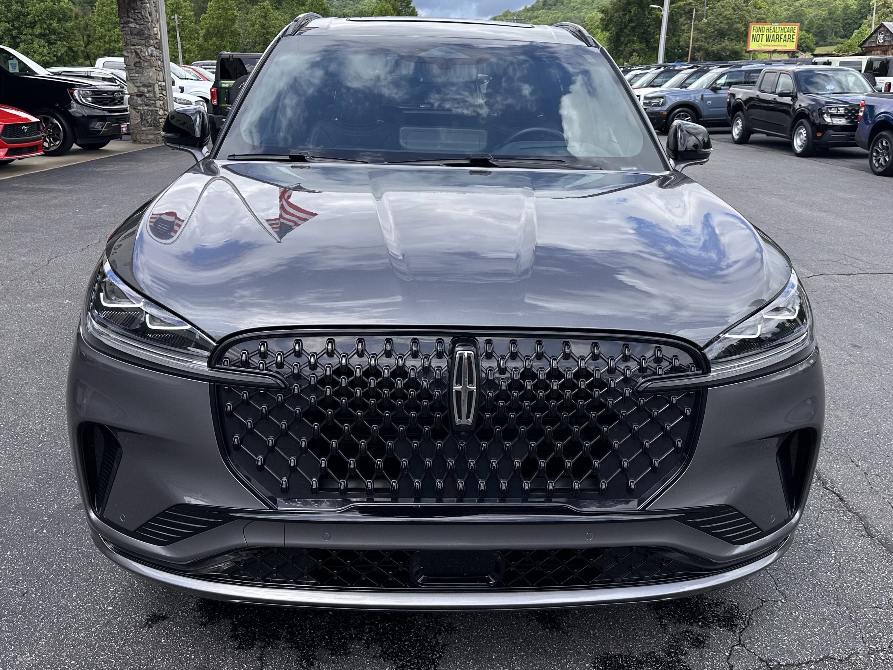 Used 2025 Metallic Lincoln Black Label image 3