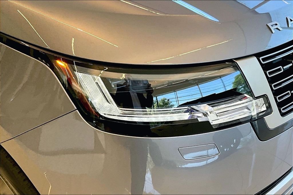 New 2026 Eiger Grey Land Rover SE image 20