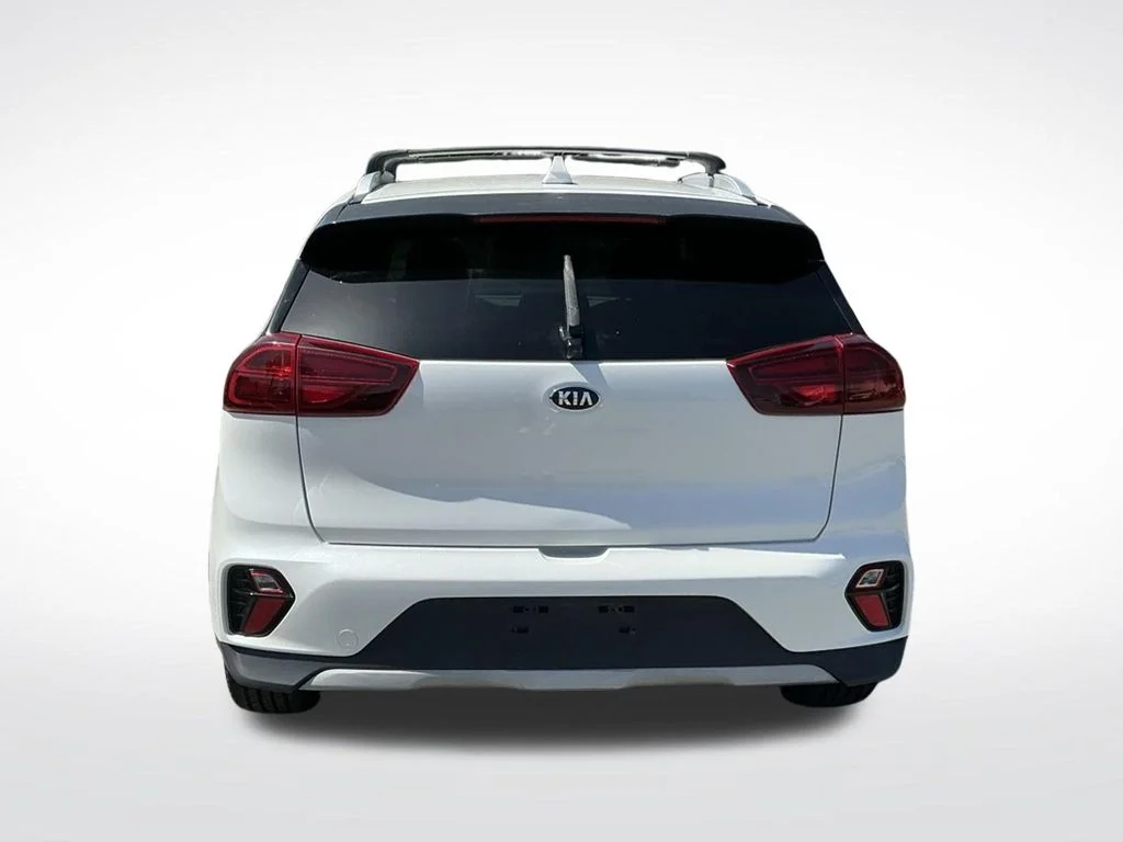 Used 2020 White Kia Touring image 9