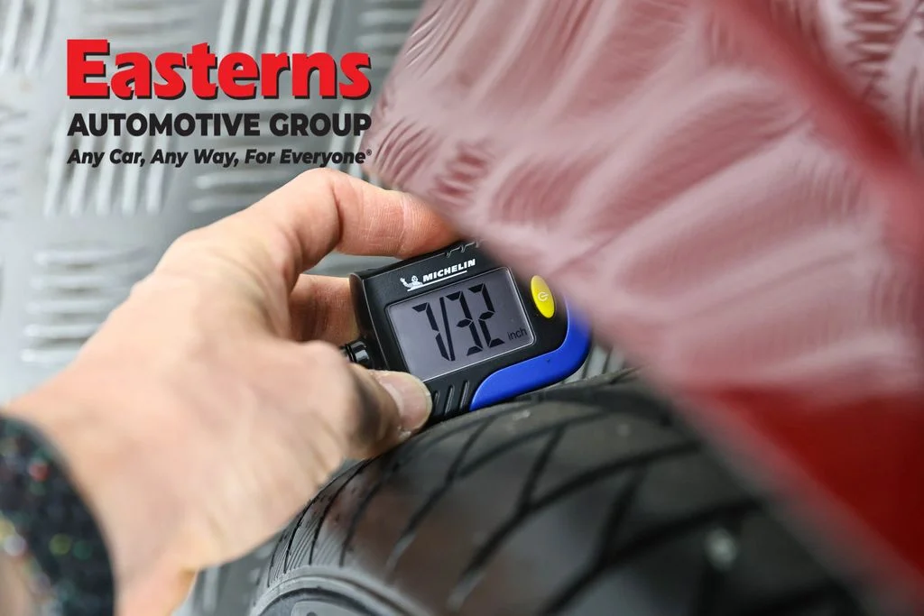 Used 2023 Red Nissan 2.5 SR image 28