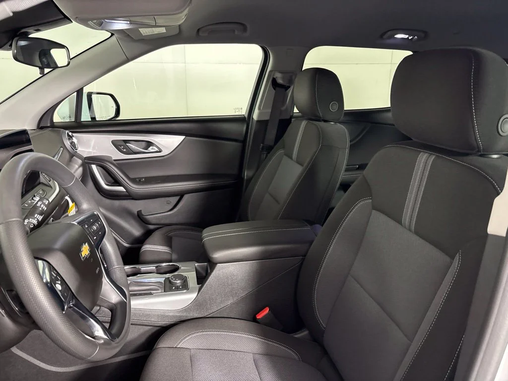 Used 2026 White Chevrolet LT image 33