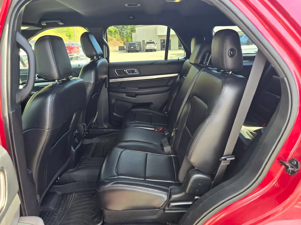 Used 2019 Red Ford XLT image 12