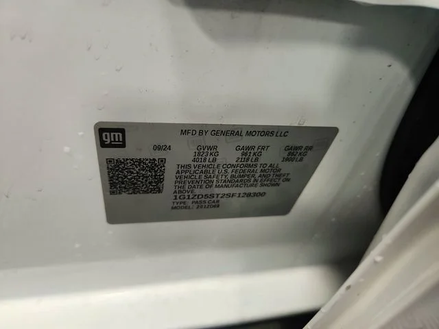 Used 2025 White Chevrolet LT image 23