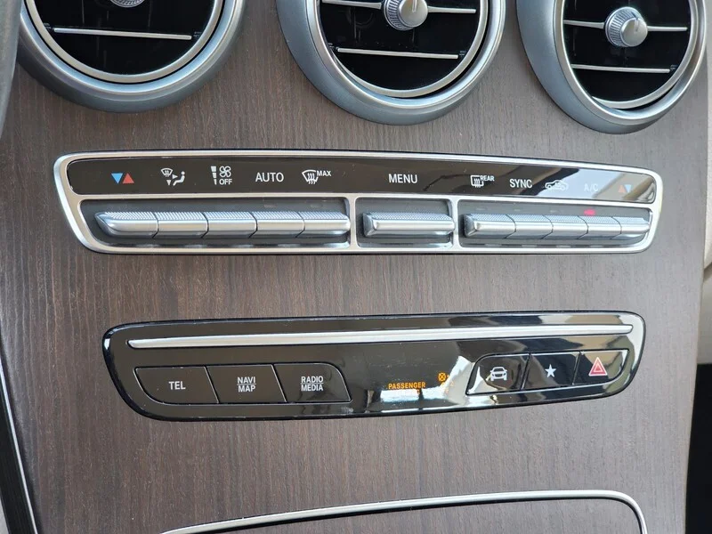 Used 2021 Polar White MERCEDES-BENZ GLC 300 SUV image 30