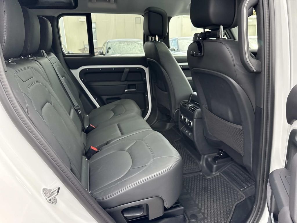 2025 Land Rover Defender S - Photo 14