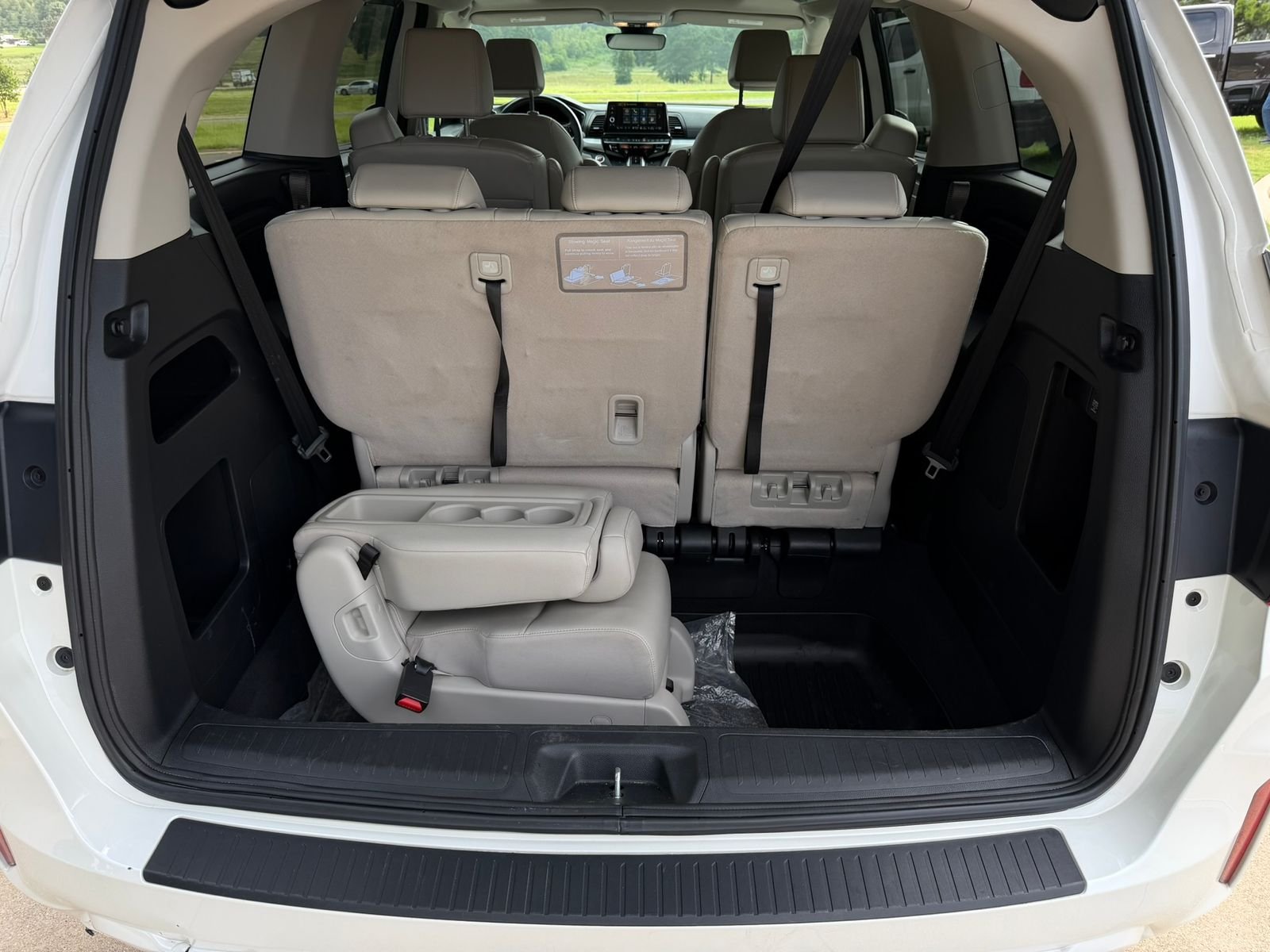 Certified Used 2025 Platinum White Pearl Honda EX-L image 31