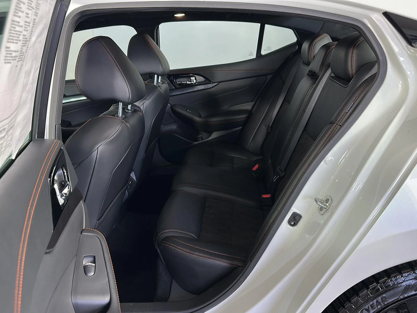 Used 2023 Pearl White Tricoat Nissan SR image 24