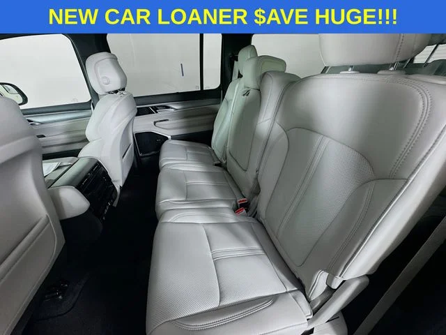 New 2026 Bright White Clear-Coat Exterior Paint Jeep Grand Wagoneer image 25