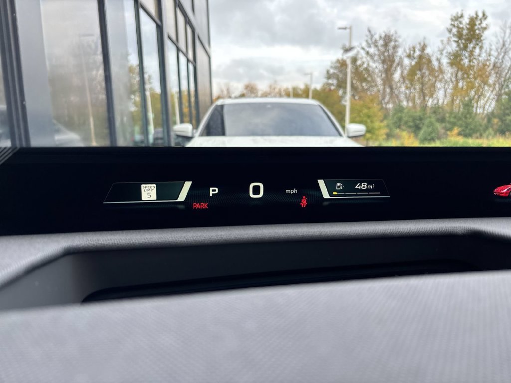 New 2027 Dravit Grey Metallic BMW  image 9