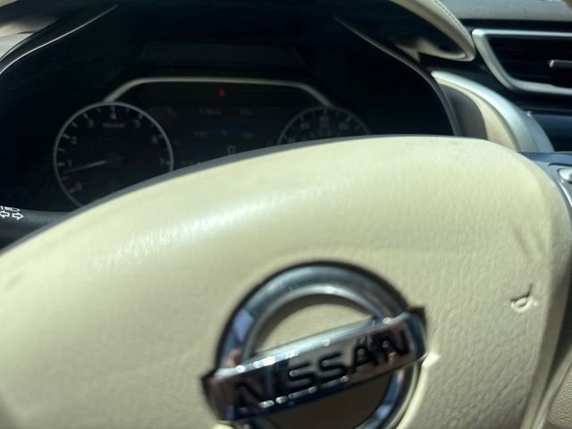 Used 2015 Gray Nissan SL image 20