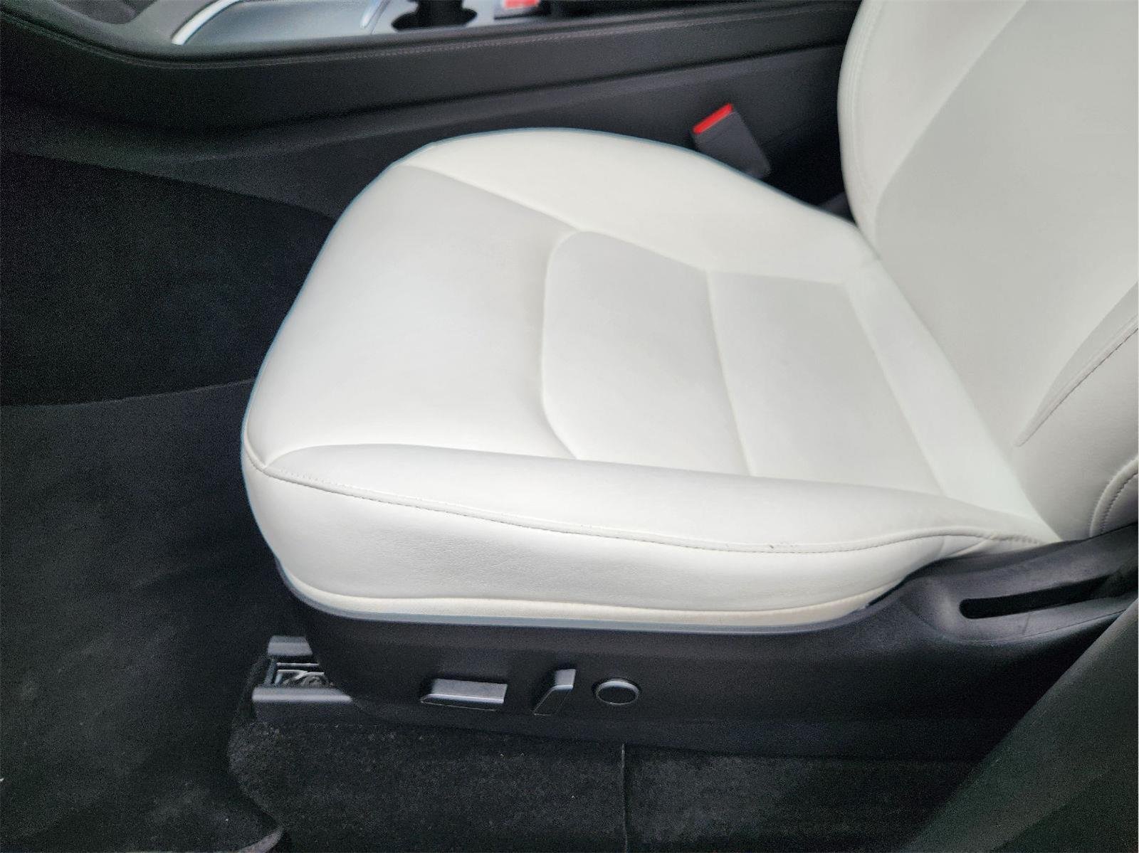 2023 Tesla Model Y photo 23 of 33