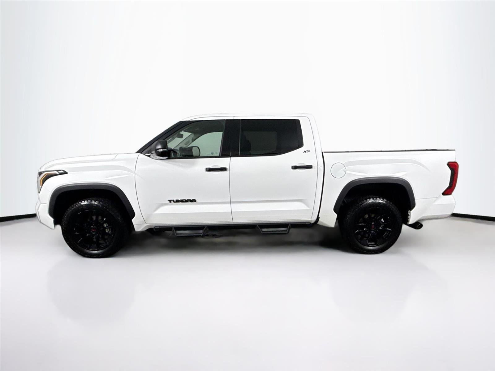 Used 2023 Ice Cap Toyota SR5 image 13