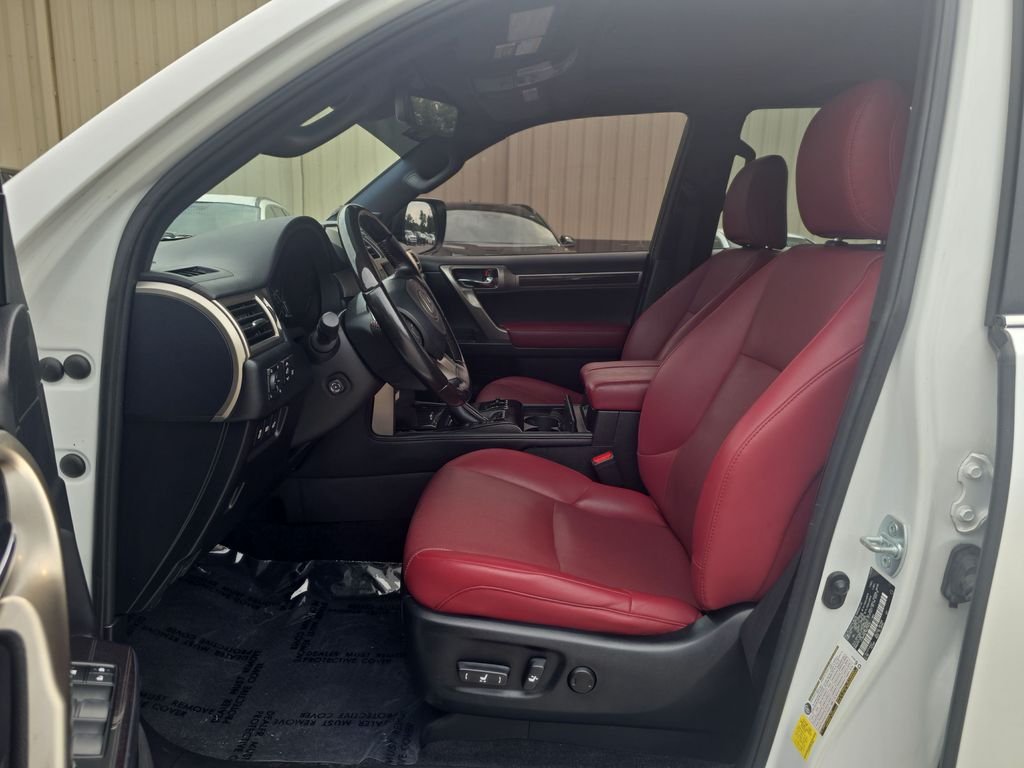 Used 2021 White Lexus 460 image 13