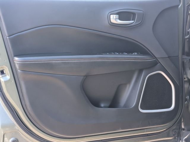 Used 2017 Green Jeep Latitude image 12