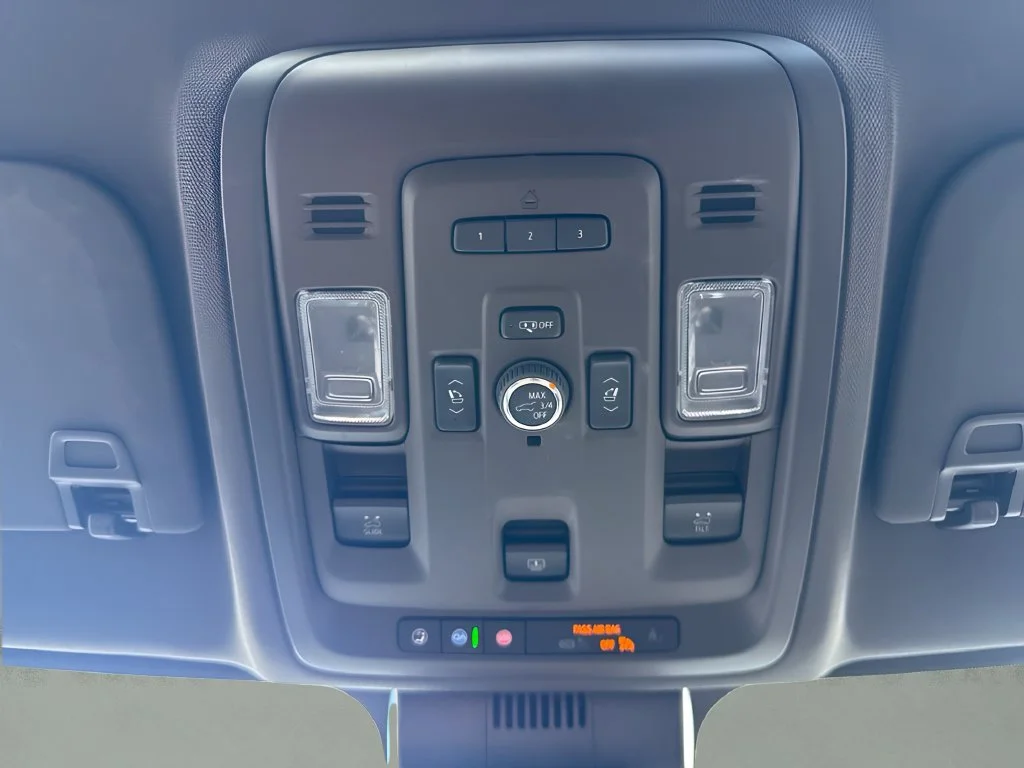 Used 2023 STERLING GRAY METALLIC Chevrolet Z71 image 29