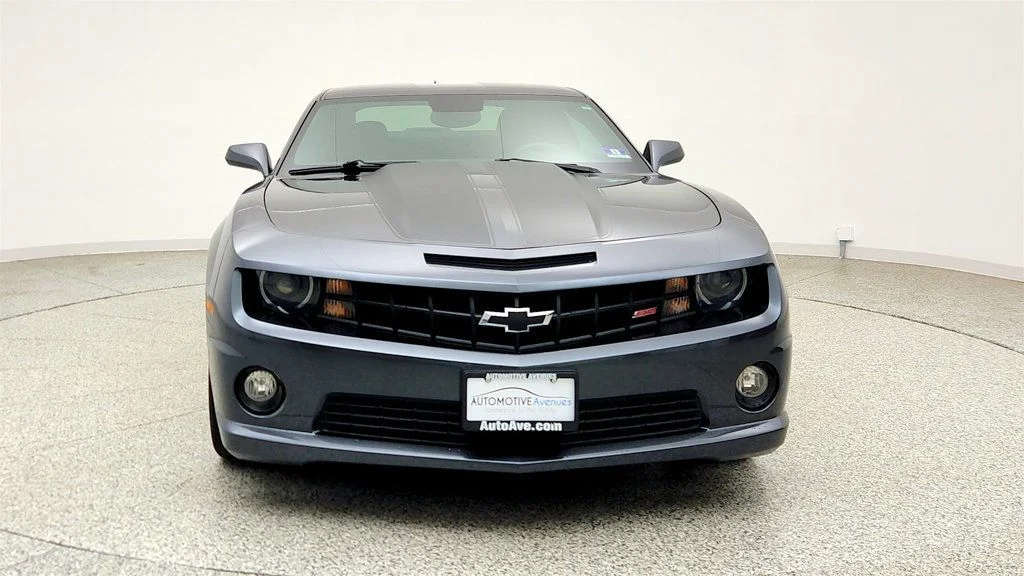 Used 2010 Cyber Gray Metallic Chevrolet 2dr Coupe 2SS w/ RS Package & Black Stripe Package image 2