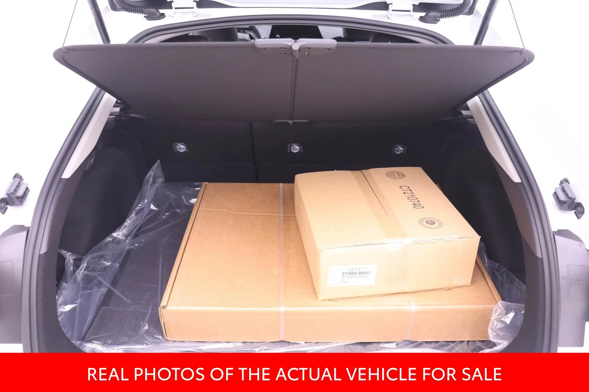 New 2026 Wind Chill Pearl <sup>1</sup> Toyota  XSE image 15