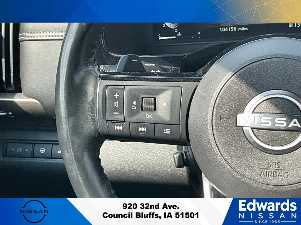 Used 2022 Black Nissan Platinum image 22