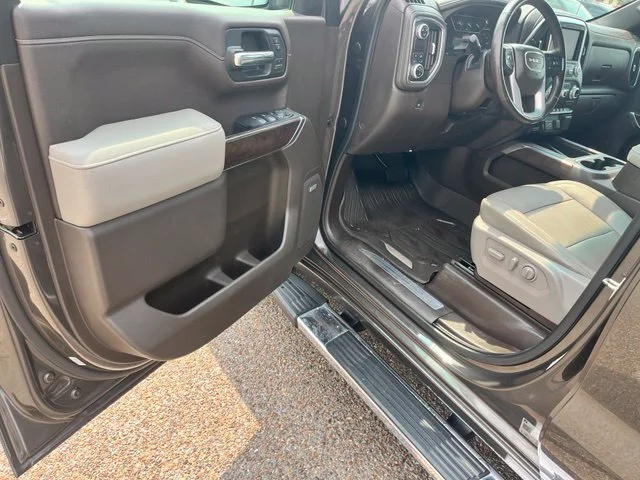 Used 2019  GMC SLT image 18