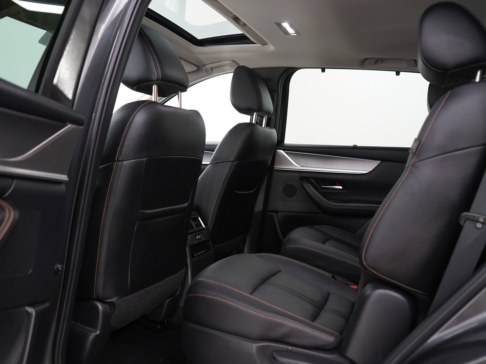Used 2024  Mazda Preferred image 19