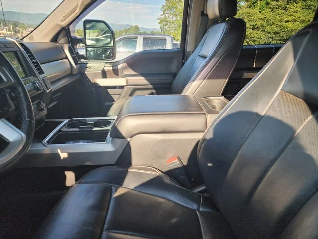 Used 2020  Ford Lariat image 3