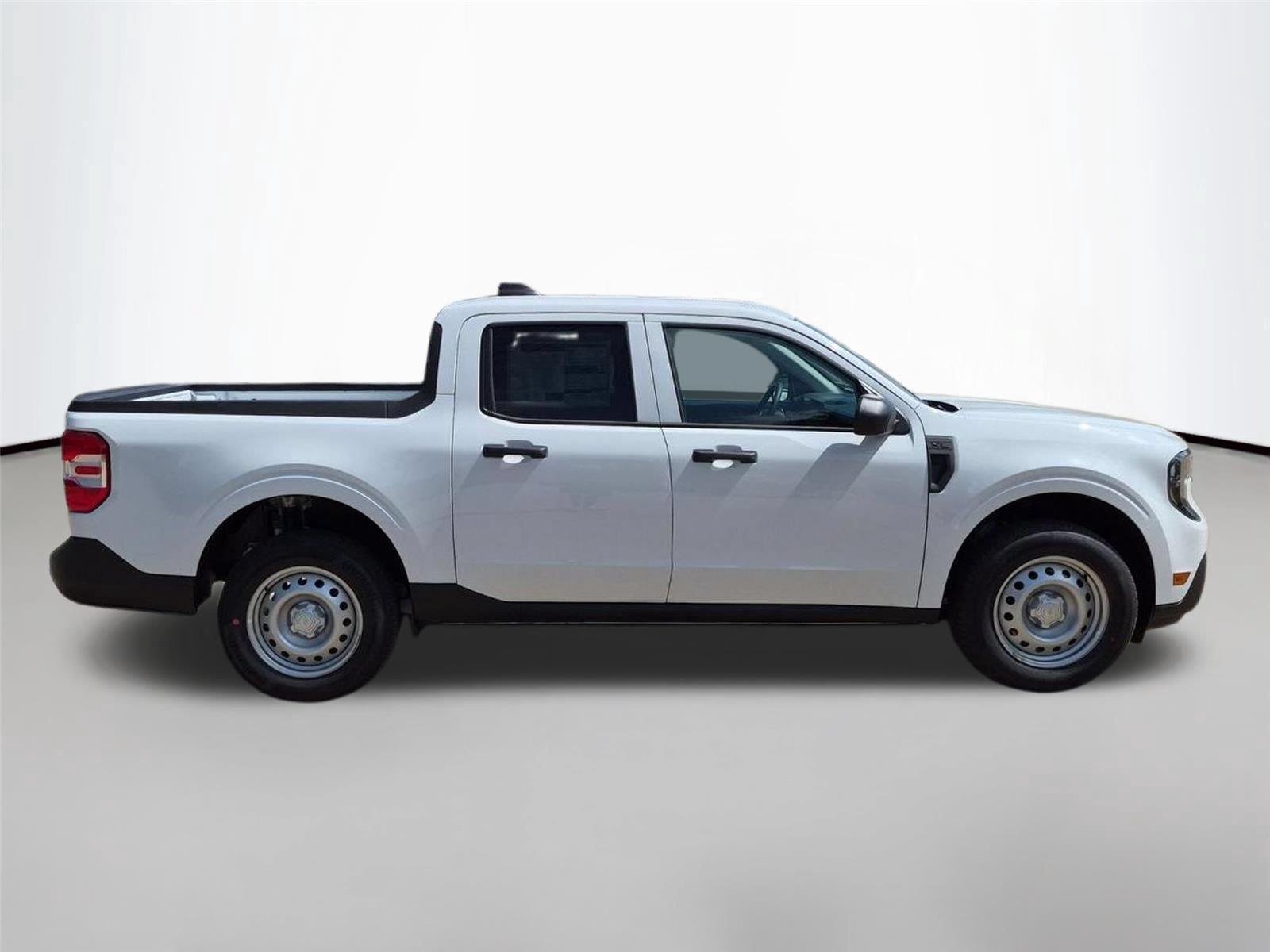 New 2026 Oxford White Ford XL image 6
