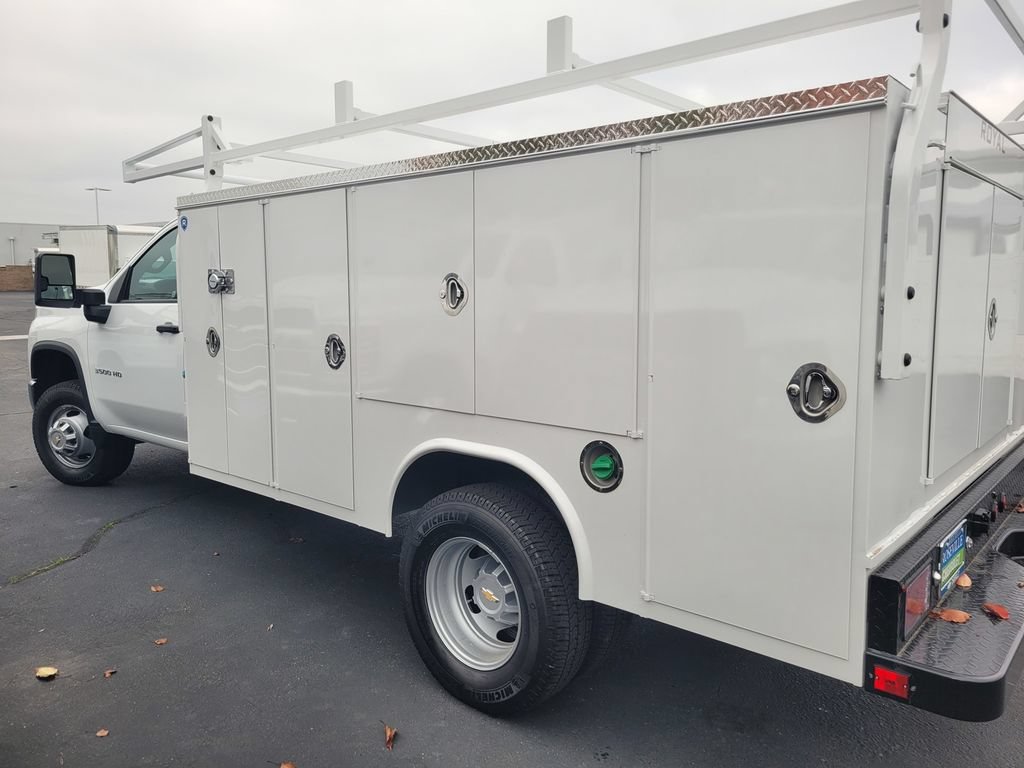 2025 Chevrolet Silverado 3500 HD Chassis Cab Work Truck view 7