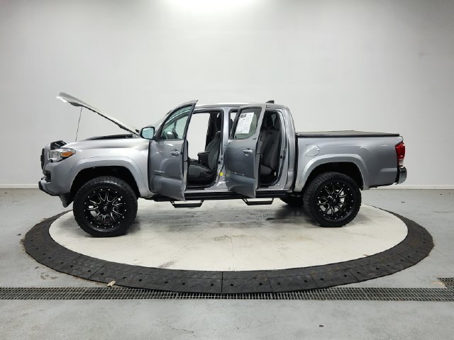 Used 2017 Silver Toyota SR5 image 13