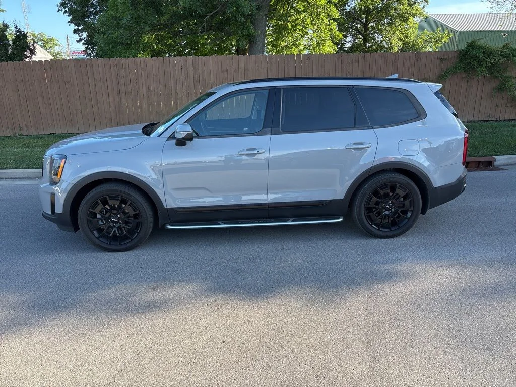 Used 2022 Gray Kia EX image 2