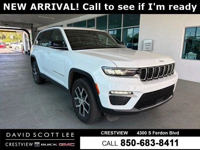 Used 2025 White Jeep Limited image 1