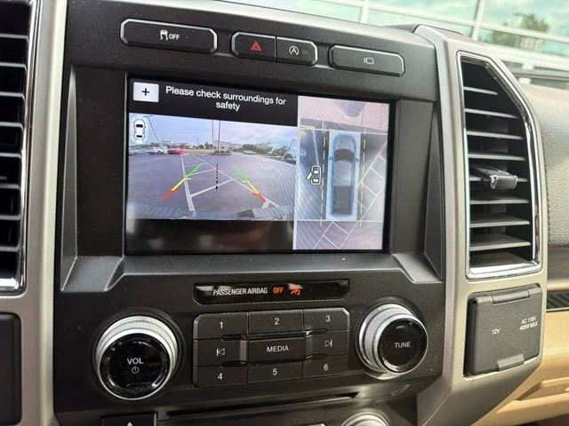 Used 2017  Ford Lariat image 16