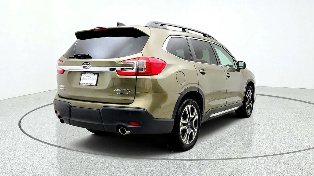 Used 2023 Autumn Green Metallic Subaru Limited 8-Seater w/ Moonroof & Nav System image 5