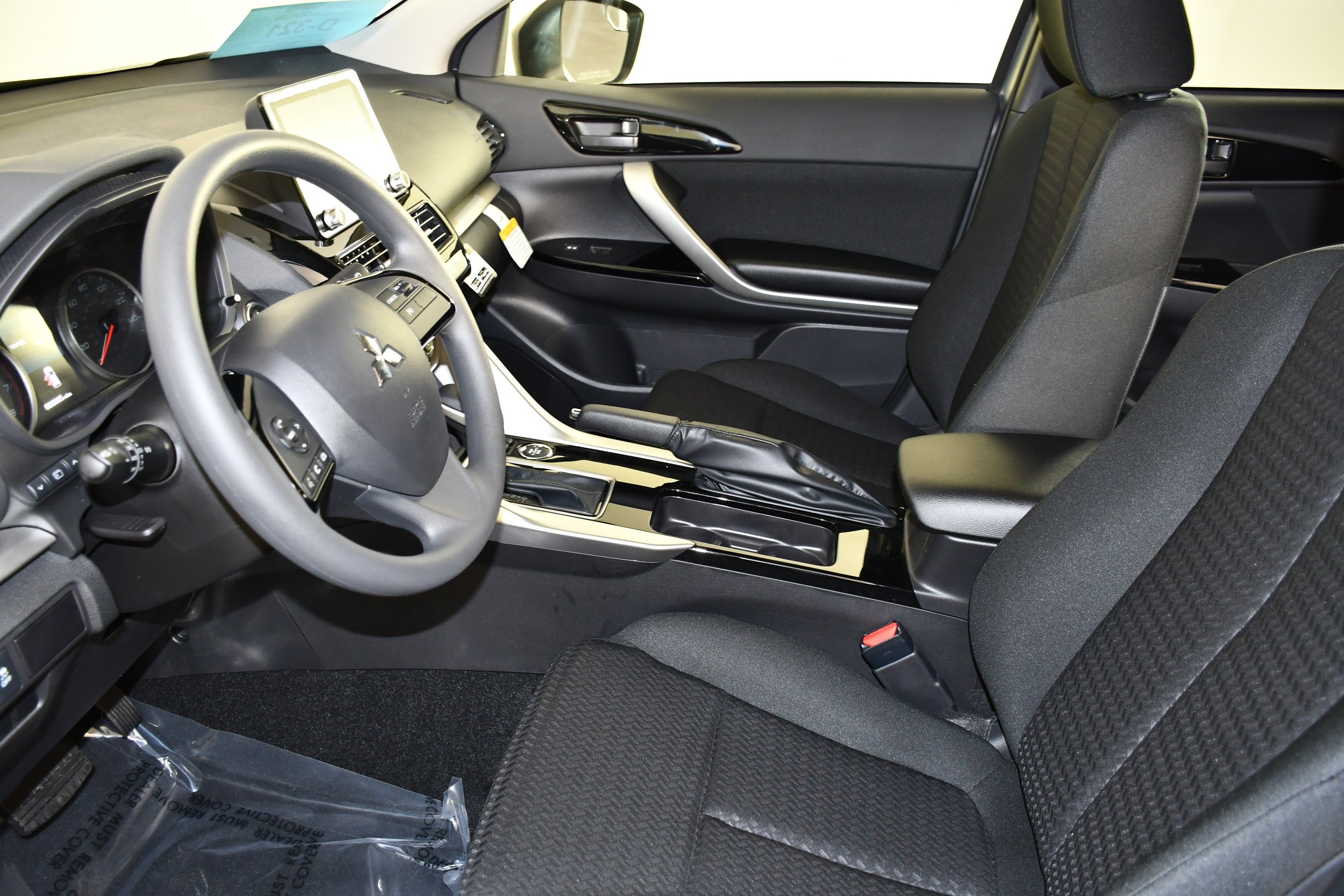 New 2026 Alloy Silver Metallic Mitsubishi LE image 14