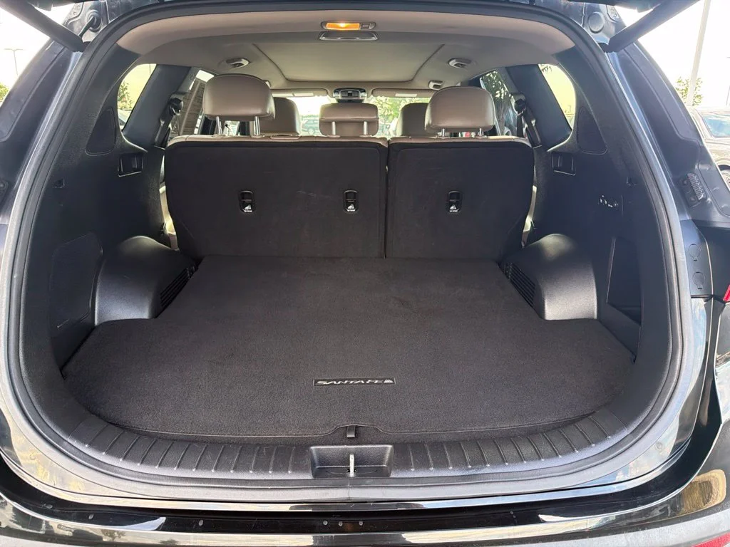 Used 2023 Black Hyundai SEL image 16