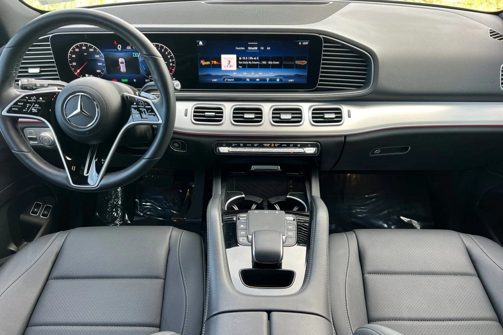Used 2025 Gray Mercedes-Benz GLE 450e image 3