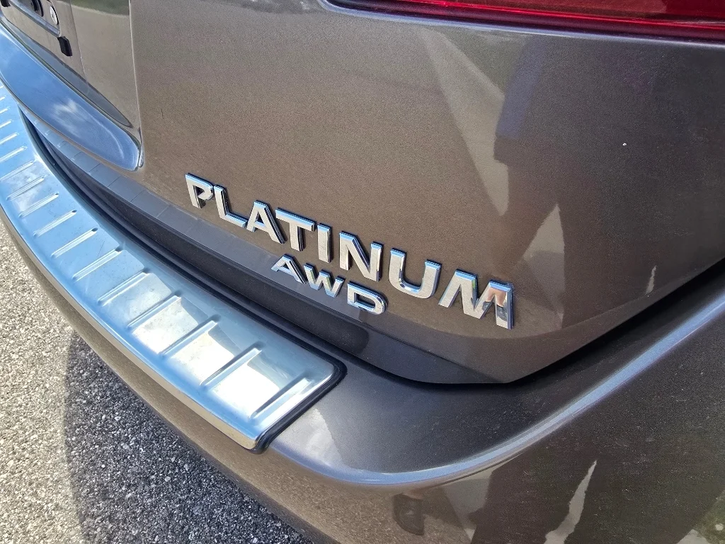 Used 2014 Tinted Bronze Metallic Nissan LE image 11